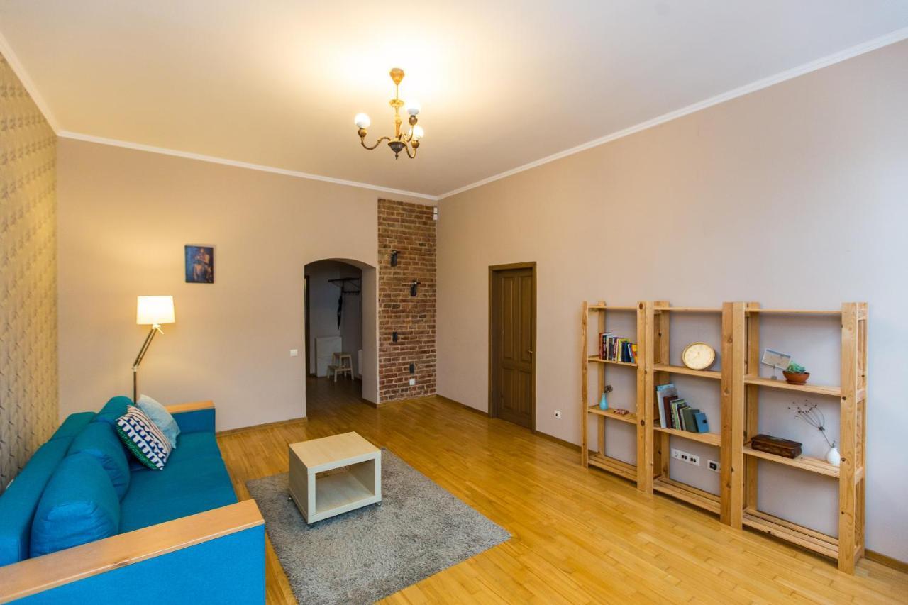 Light And Spacious Apartment On Gazova Str Leopoli Esterno foto